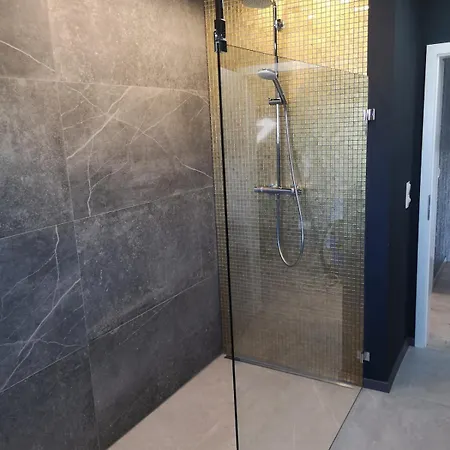 Waldoase Im Nationalpark Eifel Fuer 4 Personen Und Max 2 Hunde アパート *