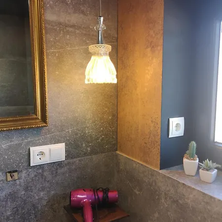 Waldoase Im Nationalpark Eifel Fuer 4 Personen Und Max 2 Hunde * シュライデン