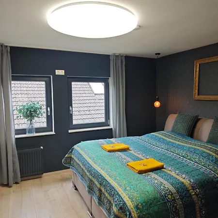 Waldoase Im Nationalpark Eifel Für 4 Personen Und Max 2 Hunde * Schleiden