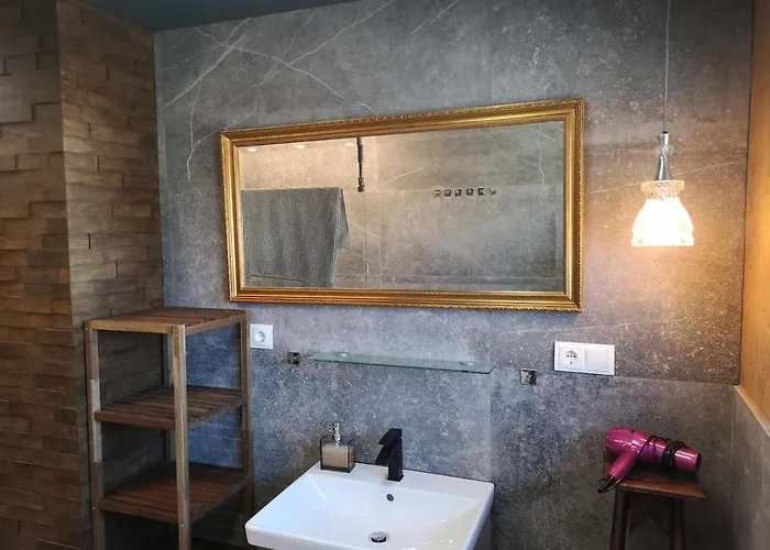 Waldoase Im Nationalpark Eifel Fuer 4 Personen Und Max 2 Hunde Διαμέρισμα Schleiden