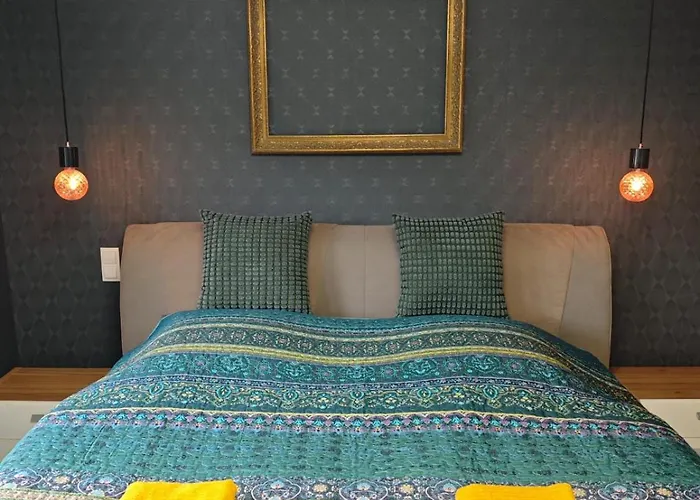 Waldoase Im Nationalpark Eifel Fuer 4 Personen Und Max 2 Hunde Schleiden